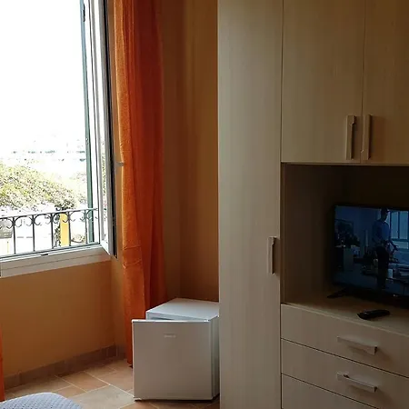 Πανσιόν Perla Nera 4*