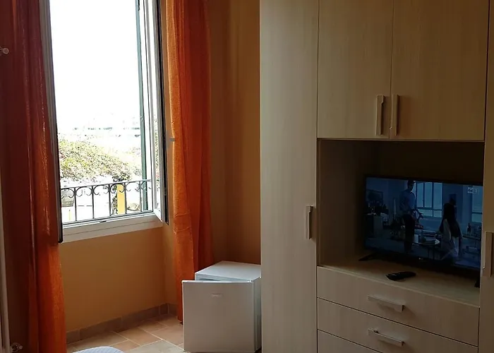 Πανσιόν Perla Nera 4*